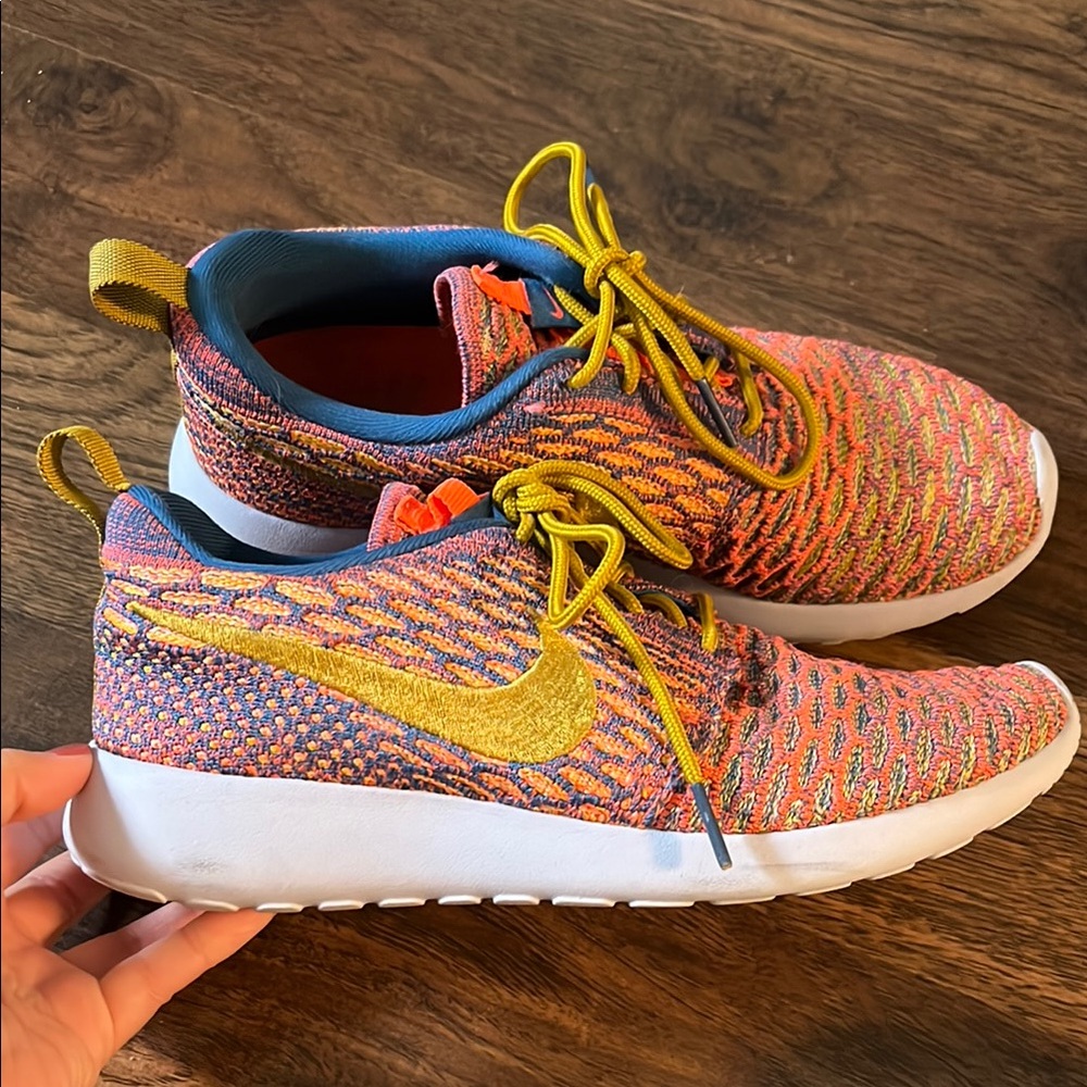 Nike Roche Run Flyknit Multicolor Sneakers